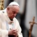 Papa Francisco critica padres quieran más a perros y gatos que a sus hijos