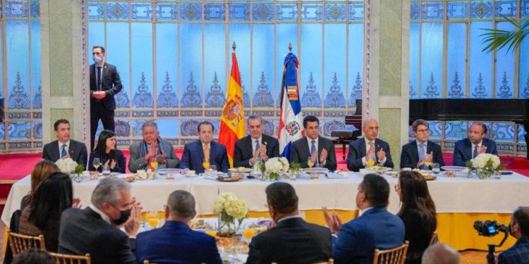 Venezuela busca espacios en turismo en Fitur de Madrid