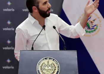 Bukele dice a la comunidad internacional que «no se metan» con tema de la paz