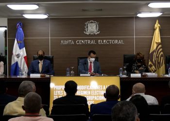 Continúa debate de la Reforma Electoral en Dominicana