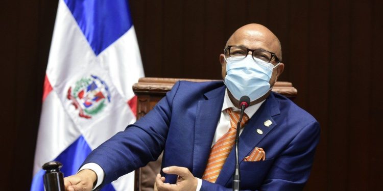 Diputados aplazan para este miércoles voto Código Penal