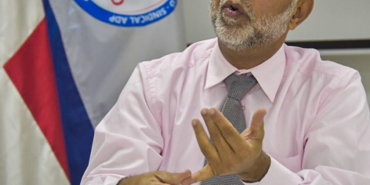 Eduardo Hidalgo dice abrir las aulas ante esta 5ta ola del Covid-19 es un error