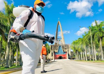 Entidades realizan jornada de desinfección previo al Día de la Virgen de La Altagracia