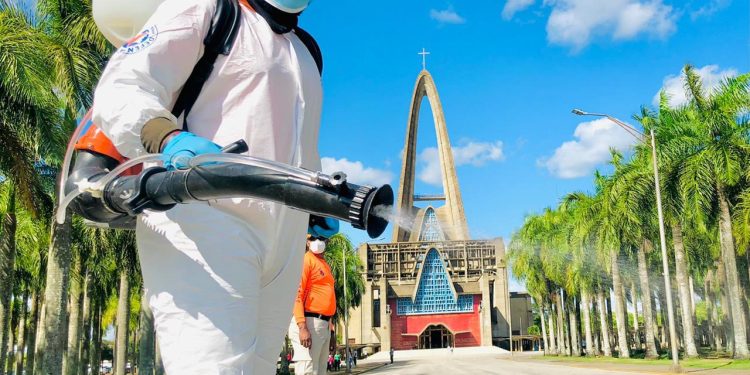 Entidades realizan jornada de desinfección previo al Día de la Virgen de La Altagracia