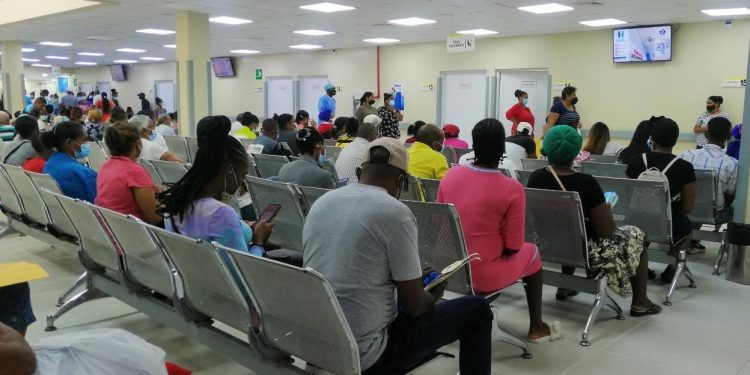 Moscoso Puello dio asistencia a más de 270 mil pacientes en 2021