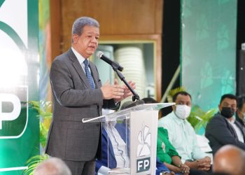 Leonel Fernández dice que al gobierno le ha faltado explicar en qué consisten los fideicomisos públicos￼