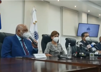 Ministro de Educación anuncia retorno a clases presenciales a partir del martes 11 de enero