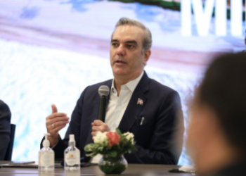 Abinader inicia programa de apoyo a gobiernos locales con inversión de RD$4,000 MM