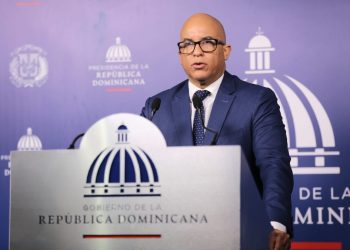 Instituciones llaman población a vacunarse para enfrentar la Ómicrom