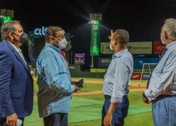 Edesur coloca luminarias y supervisa alumbrado en entorno Estadio Quisqueya￼
