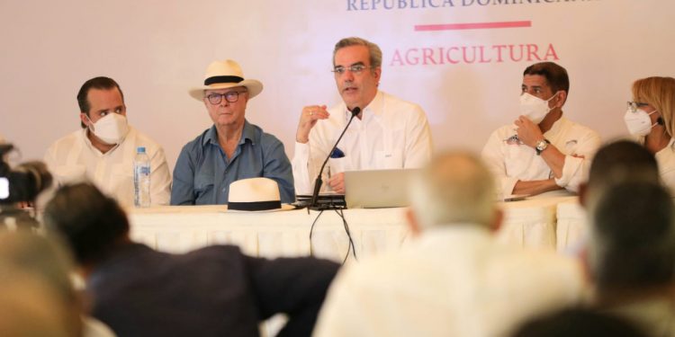 Abinader entrega RD$2 mil MM para Plan de Desarrollo Económico de San Juan