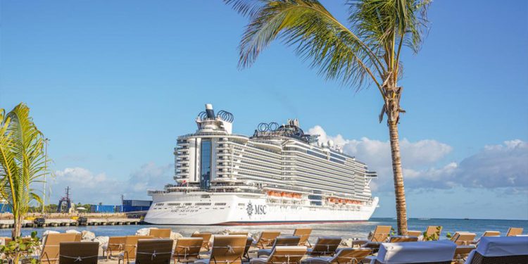 Vigilan protocolos sanitarios en embarcación con casos positivos de COVID-19