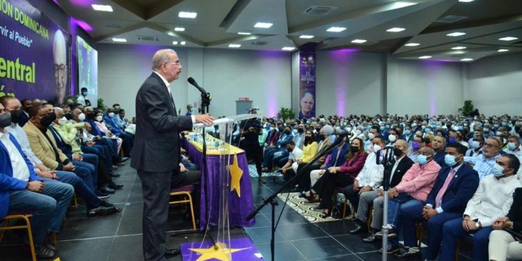 Danilo Medina: “ Con el trabajo de todos, nada ni nadie podrán impedir que el PLD gane las elecciones”