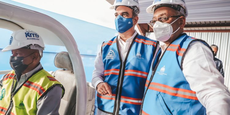 Abinader da primer picazo para la extensión del Metro SD hasta Los Alcarrizos￼