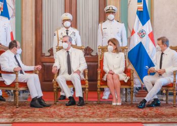 Presidente Abinader recibe cartas credenciales de siete nuevos embajadores￼