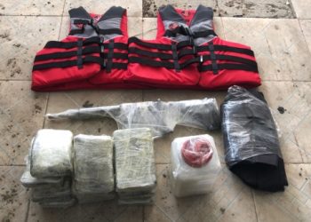 Apresan dos hombres; ocupan 15 paquetes de cocaína, dinero y fusil en SPM￼