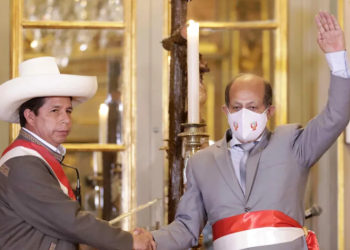 Gobierno de Perú inicia una nueva etapa de gestión entre críticas de la oposición￼