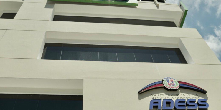 Un colmado pasó tarjetas por 20 millones de pesos