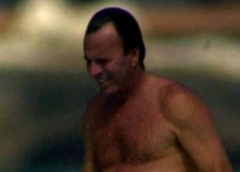 Salen a la luz imágenes de Julio Iglesias desnudo en su casa de Punta Cana