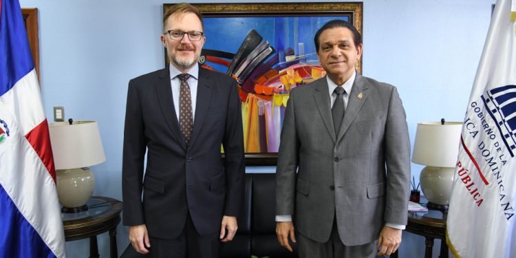 Gobierno de EE. UU dona 1.23 millones de dólares en fármacos antirretrovirales al Gobierno dominicano