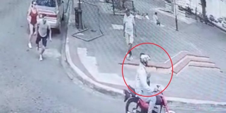 Policía captura hombre con múltiples denuncias por despojo desde motocicleta