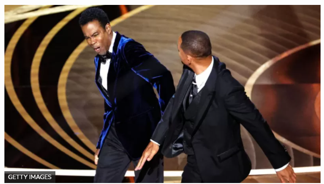 Oscar 2022: Will Smith golpea al comediante Chris Rock en la ceremonia y recoge su premio entre lágrimas