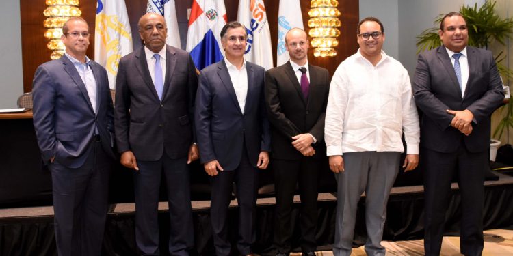 Gobierno firma acuerdos para inyectar 128 MW de energía limpia al Sistema Eléctrico Nacional