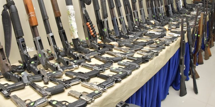 Ministerio de Interior y Policía recibe 218 armas ilegales recuperadas en La Vega