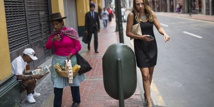 Banco Mundial: A. Latina mujeres con menos derechos que hombres