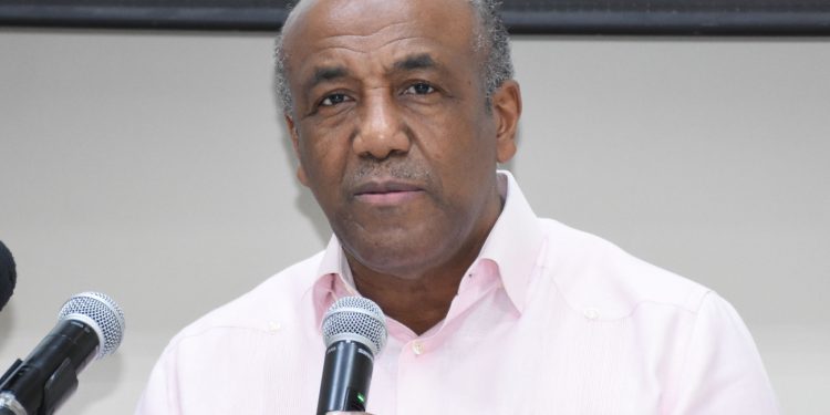 Ministro de Energía y Minas exhorta a consumo responsable de la electricidad