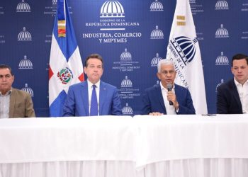 Gobierno y Fenatrano acuerdan transformación de sus rutas a corredores