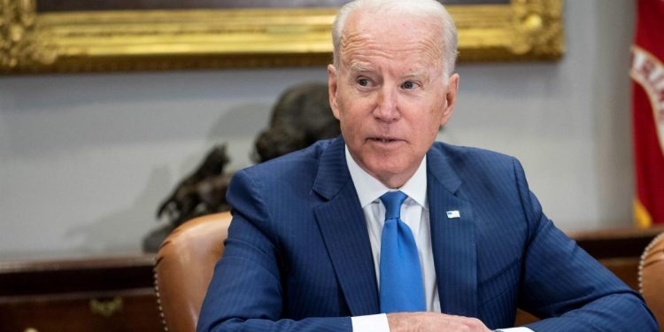 Biden presenta presupuesto para 2023 con impuesto a ricos