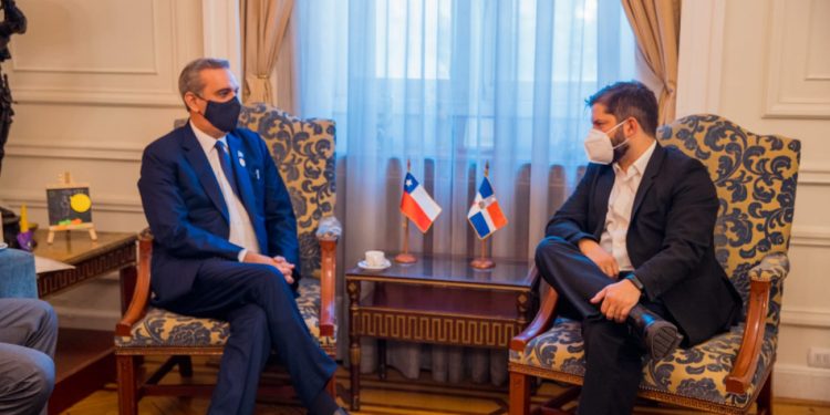 Abinader trata con Boric sobre fortalecimiento de las relaciones y cooperación entre RD y Chile