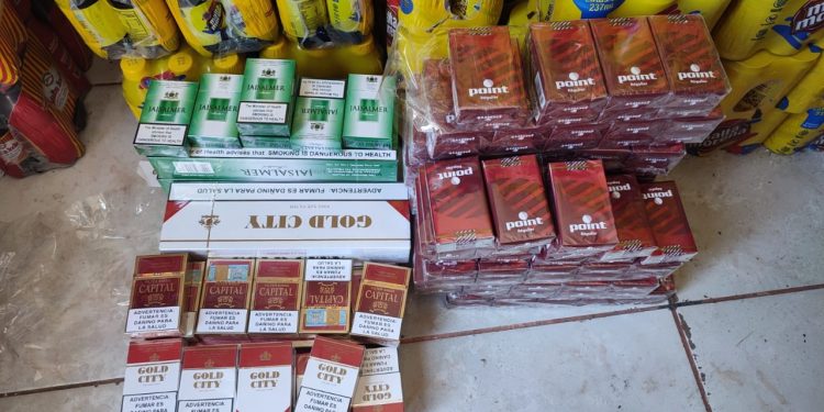 Policía y demás autoridades ocupan en Azua 6,940 cigarrillos presumiblemente falsificados