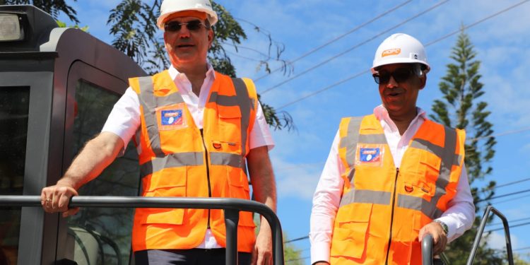 Gobierno ejecutará obras viales y megaproyecto de agua en Monte Plata