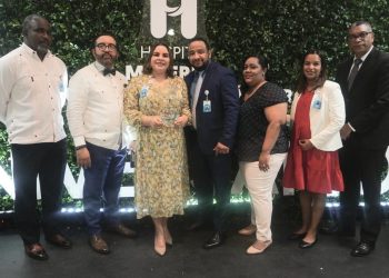 32 colaboradores del Hospital Materno Dr. Reynaldo Almànzar fueron reconocidos en 9no aniversario