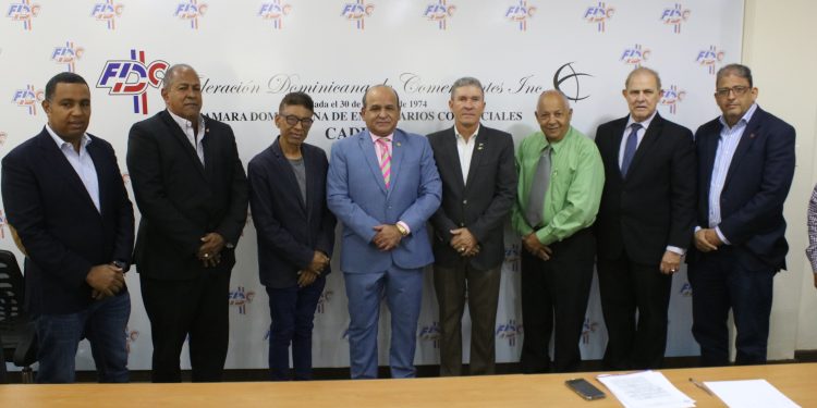 FEDERACIÓN DE COMERCIANTES Y ANADEGAS OPUESTOS A REVISIÓN LEY DE HIDROCARBUROS