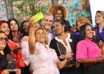 Presidente Abinader asegura Gobierno avanza en construcción de sociedad de equidad de género