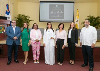 La Facultad de Ciencias Sociales y de la Comunicación, a través de su Escuela de Comunicación Social de la (UCSD), realizó el panel Comunicación Organizacional: lo que demanda el Mercado Dominicano