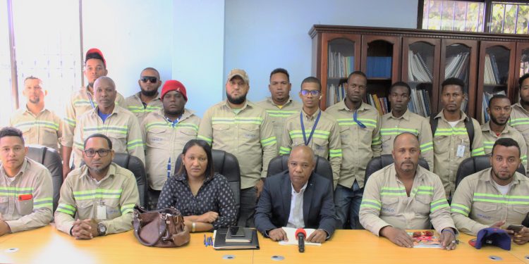 Denuncian represión contra más de 200 trabajadores en Empresa Contratista de EDEESTE