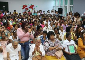 Alcaldía de Monte Plata entrega más de 300 regalos en evento Madres Ejemplares 2022