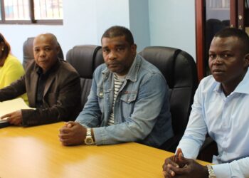 Trabajadores turísticos solicitan intervención del Ministro de Trabajo ante abusos en  ese sector