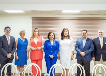 CENAPEC lanza programa Padrinos de la Educación
