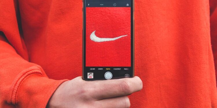 Nike atribuye el crecimiento de los ingresos digitales a la demanda de las aplicaciones móviles