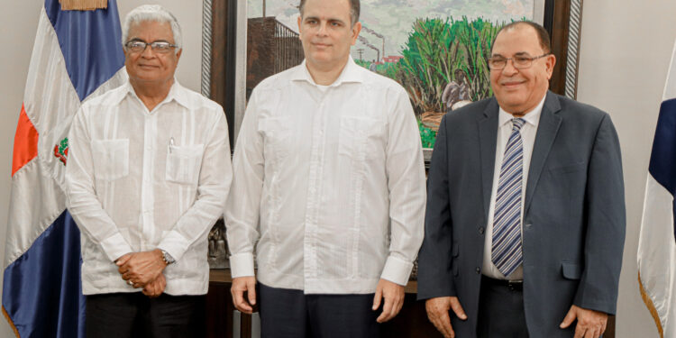 Juramentan a Burgos Gómez como director de Bienes Nacionales y CEA