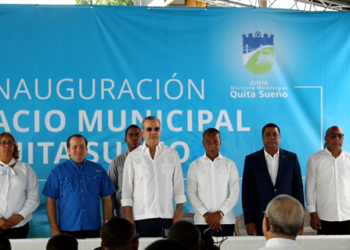 Antonio Brito inaugura Palacio Municipal en Quita Sueño de Haina