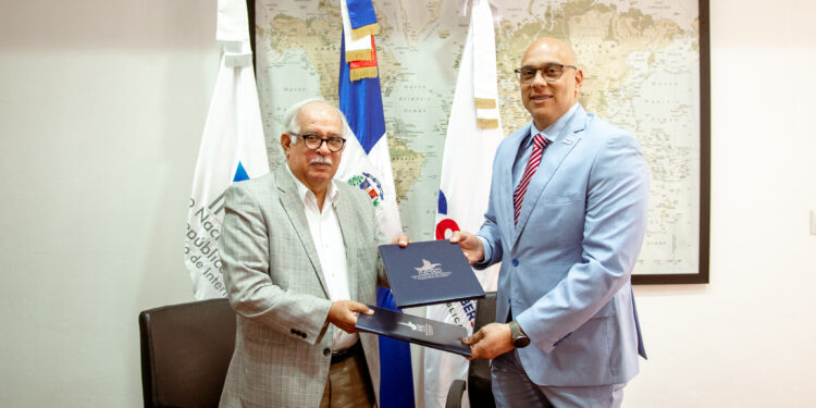 El Instituto Nacional de Migración y el Centro Nacional de Ciberseguridad firman acuerdo para realizar encuentros académicos sobre seguridad informática