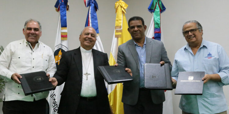 Universidad Católica Santo Domingo (UCSD) y La Dirección General de Minería del Ministerio de Energía y Minas, firman convenio de colaboración interinstitucional