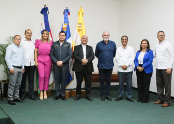 Policía Nacional y Universidad Católica Santo Domingo firman convenio para elevar niveles de capacitación de agentes