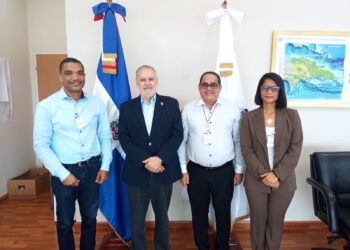 Los Salesianos giran visita de cortesía al Ministro de Medio Ambiente